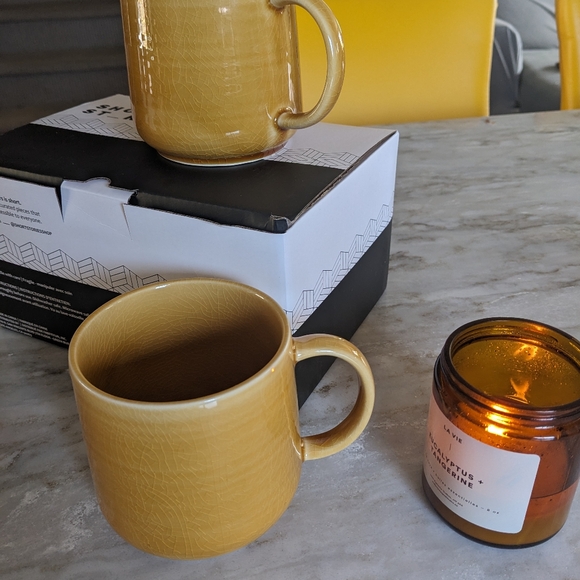 Set of 2 Gold cracked glaze mugs - Picture 2 of 6